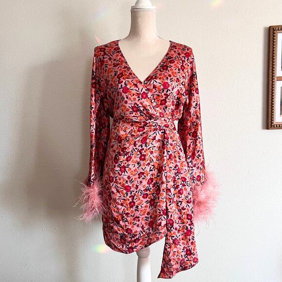 Buddy Love Anisa Feather Cuff Mini Dress Dragonfruit Pink Floral Size Small - Picture 3 of 11